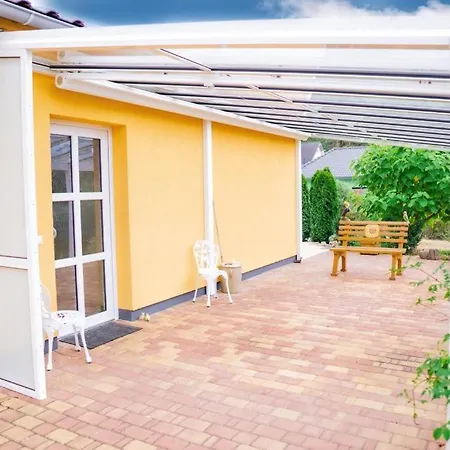 Haeuschen Am Waldrand تويبيتز