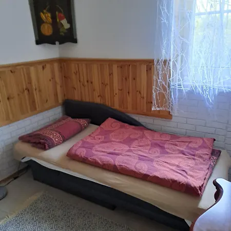 Haeuschen Am Waldrand تويبيتز